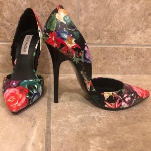 STEVE MADDEN Floral Varsity Red Rose Heels Womens Sz 7